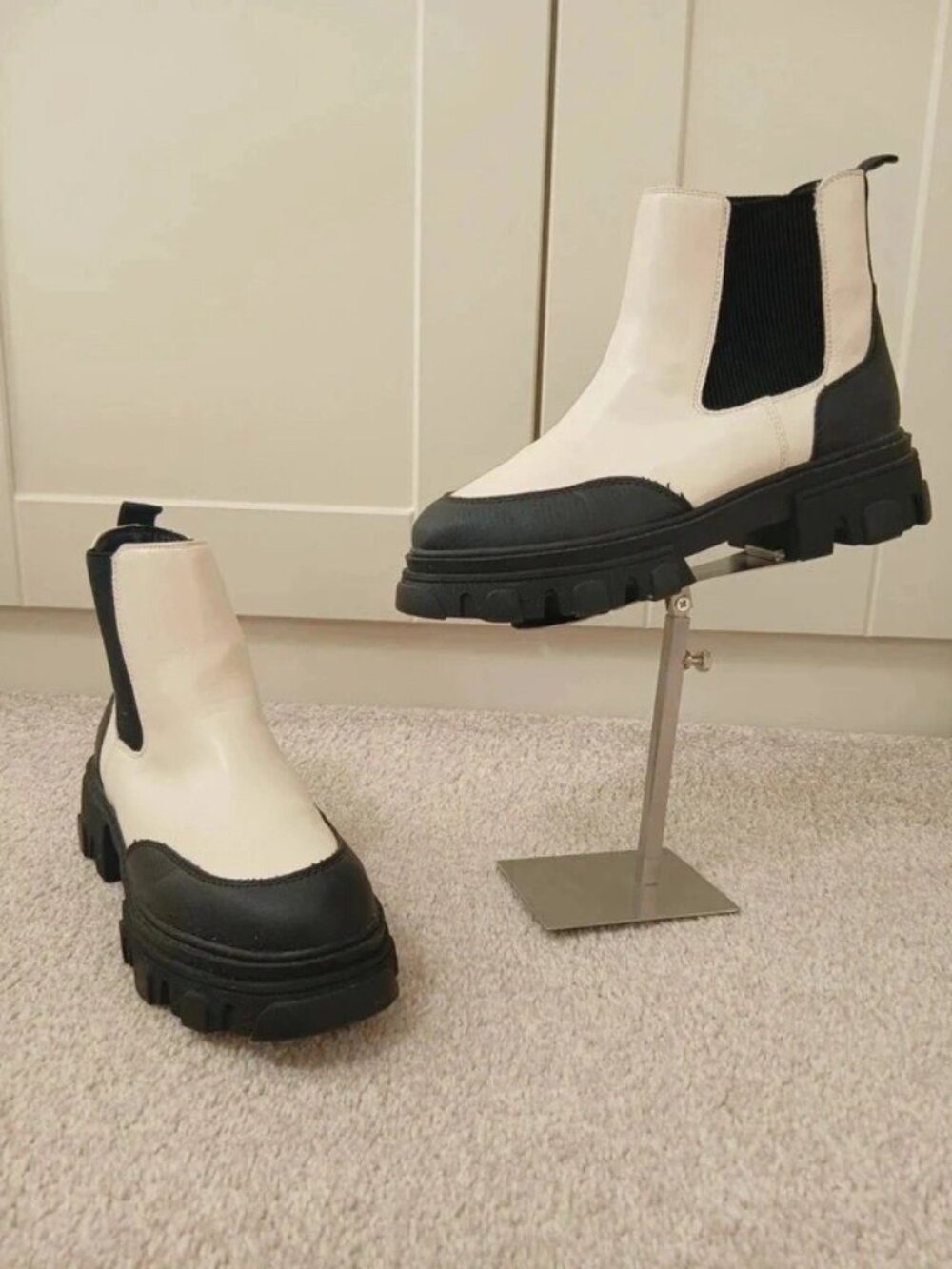 Women's Tu Ankle Boots Size  6 Cream And Black Chelsea Boots Chunky Sole